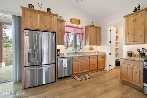 Kitchen - 2557 Lazy E Rd, Williams, AZ 86046 photo 3 of 4