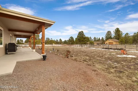 Exterior - 2557 Lazy E Rd, Williams, AZ 86046 photo 7 of 10