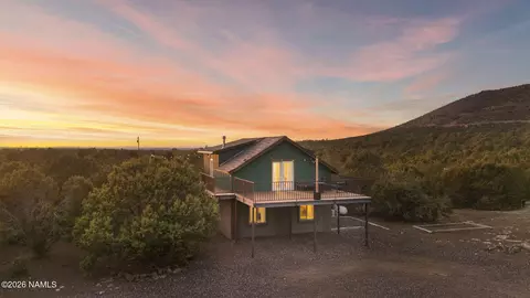 9042 N Red Fox Ln, Williams, AZ 86046