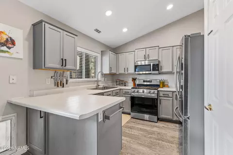 Kitchen - 21 E Mohawk Dr, Flagstaff, AZ 86005 photo 1 of 3