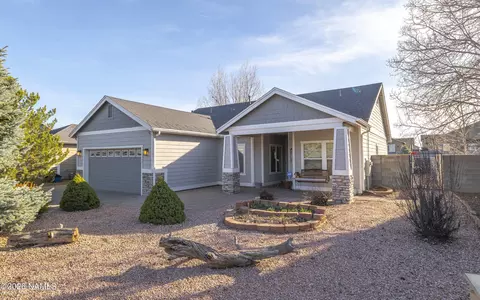 11507 W Cove Crest Dr, Bellemont, AZ 86015