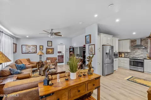 1150 N Three Bears Loop, Parks, AZ 86018 photo 11
