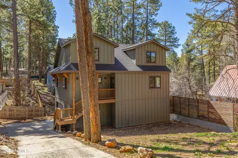 738 Comanche St, Flagstaff, AZ 86001