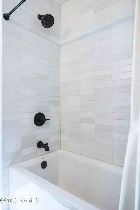 Bath - 738 Comanche St, Flagstaff, AZ 86001 photo 4 of 6