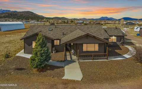 7725 Alma Rd, Flagstaff, AZ 86004