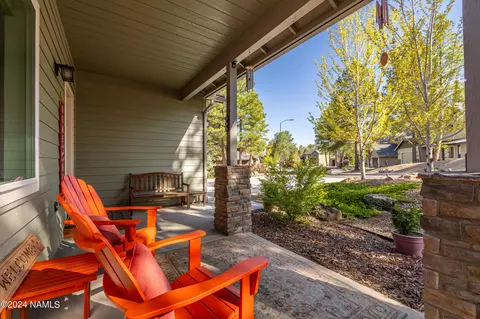24 E Tranquil Ln, Flagstaff, AZ 86005