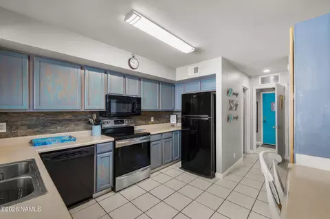 Kitchen - 4150 E Spring Meadows Cir, Flagstaff, AZ 86004 photo 2 of 3