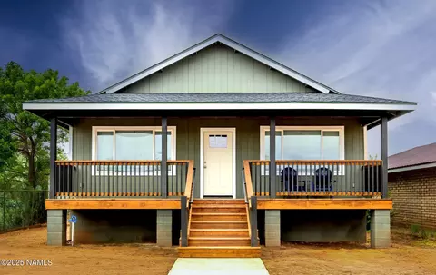 1011 N Apache Ave, Winslow, AZ 86047