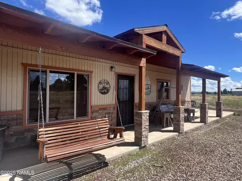 665 S Dust Devil Dr, Parks, AZ 86018