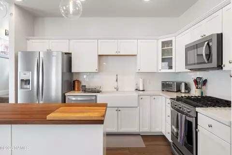 617 N San Francisco St #B, Flagstaff, AZ 86001