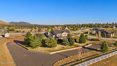 4775 Camino De Los Vientos, Flagstaff, AZ 86004
