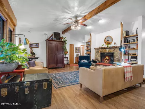 Living - 1005 W Park Way, Williams, AZ 86046 photo 2 of 2