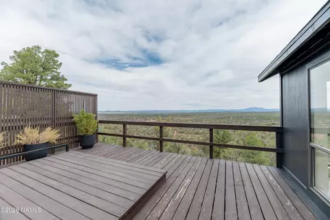 Exterior - 8200 W Rolling Ridge Rd, Ash Fork, AZ 86320 photo 4 of 7