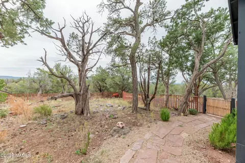 Exterior - 8200 W Rolling Ridge Rd, Ash Fork, AZ 86320 photo 6 of 7