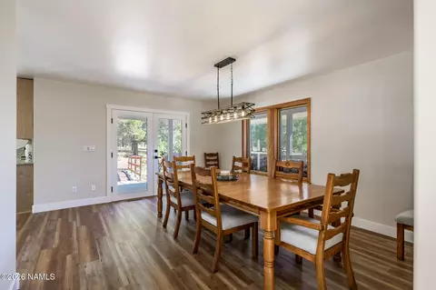 Dining - 4540 Forest Ranches Loop, Parks, AZ 86018 photo 2 of 3
