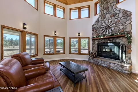 Living - 4540 Forest Ranches Loop, Parks, AZ 86018 photo 1 of 1