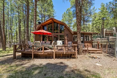 325 Lodge Dr, Munds Park, AZ 86017