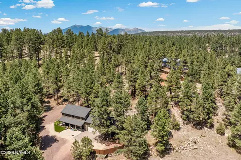 3348 Happy Trails Dr, Flagstaff, AZ 86001