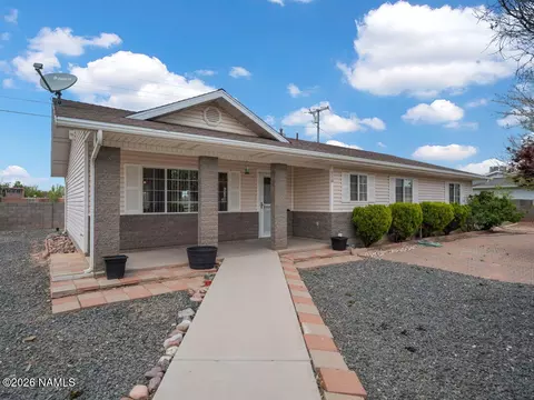 110 Court Ln, Holbrook, AZ 86025