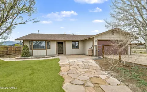 10145 N Aurora Dr, Flagstaff, AZ 86004
