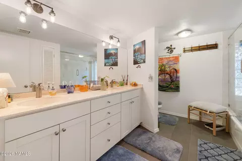 Bath - 4170 Canyon Loop, Flagstaff, AZ 86005 photo 3 of 4