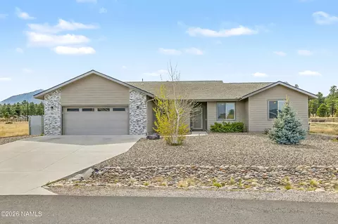 10226 Lundin Rd, Flagstaff, AZ 86004
