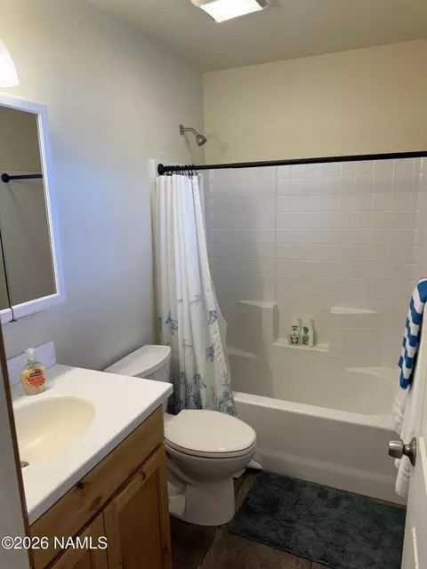 Bath - 2406 E 4th Ave, Flagstaff, AZ 86004 photo 2 of 9