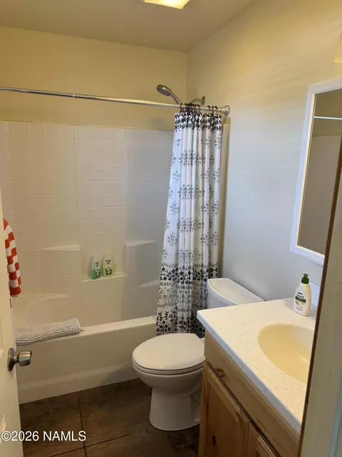 Bath - 2406 E 4th Ave, Flagstaff, AZ 86004 photo 5 of 9