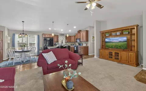 2468 Tishepi Trl, Flagstaff, AZ 86005