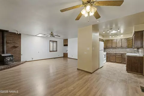 Living - 618 Comanche St, Flagstaff, AZ 86005 photo 2 of 4