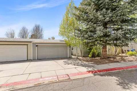 1671 W Shellie Dr, Flagstaff, AZ 86001