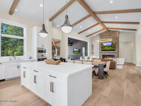 2453 S Pinyon Jay Dr, Flagstaff, AZ 86005