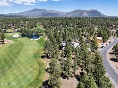 3948 S Clubhouse Cir, Flagstaff, AZ 86005
