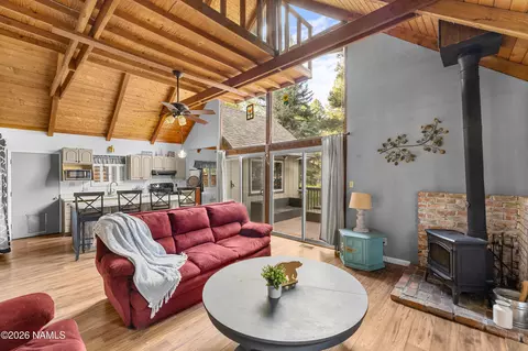 135 N Lodge Dr, Munds Park, AZ 86017