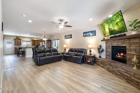 2951 S Pepita Dr, Flagstaff, AZ 86001
