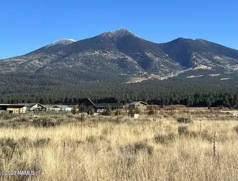 7100 Moroni Dr, Flagstaff, AZ 86001