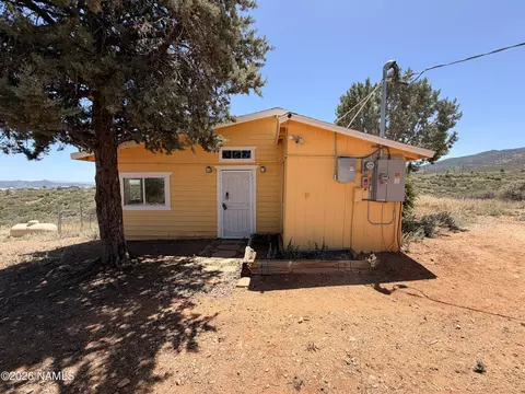 9275 E Chestnut Hill Ave, Dewey, AZ 86327
