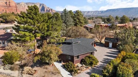 25 Fairway Oaks Dr, Sedona, AZ 86351