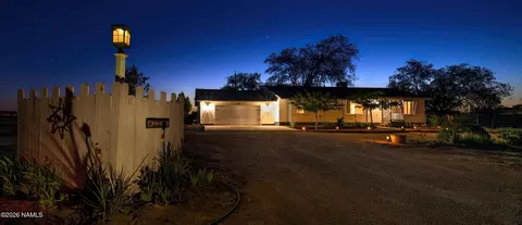 2201 Scenic View Dr, Winslow, AZ 86047