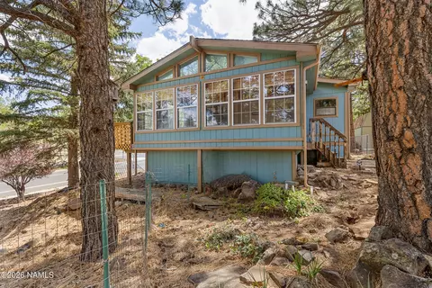 901 N Pine Cliff Dr, Flagstaff, AZ 86001