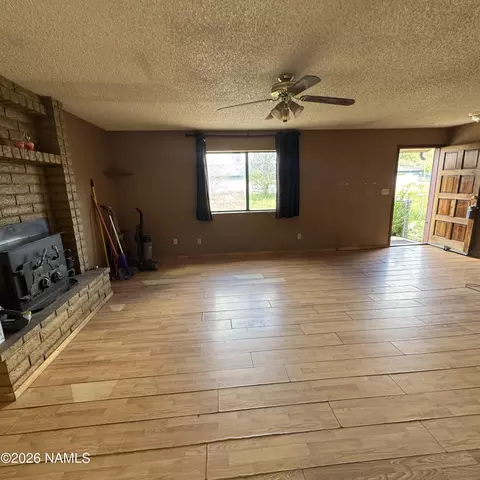 Living - 218 Edison Ave, Williams, AZ 86046 photo 2 of 3
