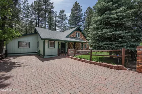 25 W Janice Pl, Munds Park, AZ 86017