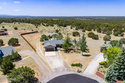 9900 W Pinto Dr W, Flagstaff, AZ 86004