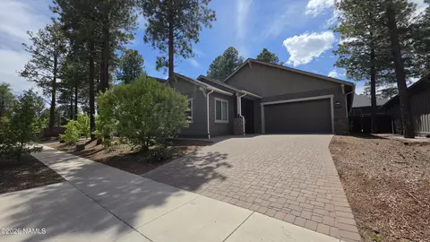2409 S Luginbuhl St S, Flagstaff, AZ 86001