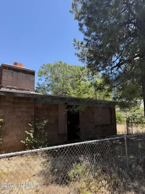 2402 N Main St, Flagstaff, AZ 86004