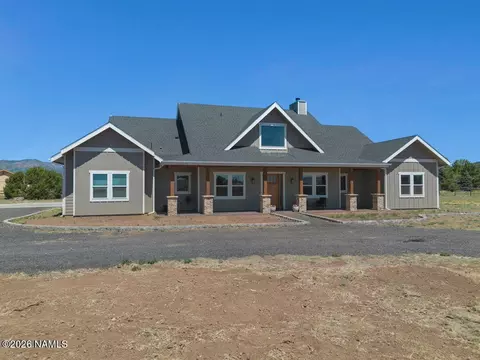 9821 E Jordan Ln, Flagstaff, AZ 86004