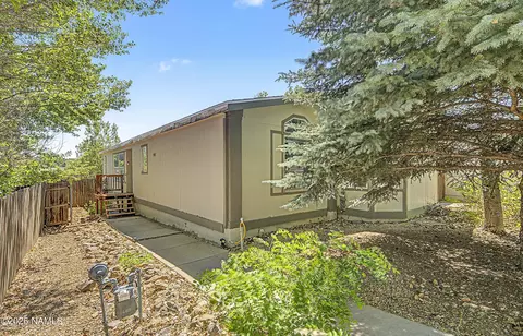 1667 W Shellie Dr, Flagstaff, AZ 86001