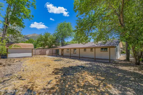 Exterior - 2829 N Schevene Blvd, Flagstaff, AZ 86004 photo 4 of 7