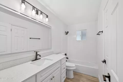 Bath - 2829 N Schevene Blvd, Flagstaff, AZ 86004 photo 2 of 2