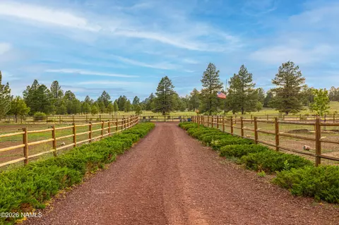 745 S Dust Devil Dr, Parks, AZ 86018